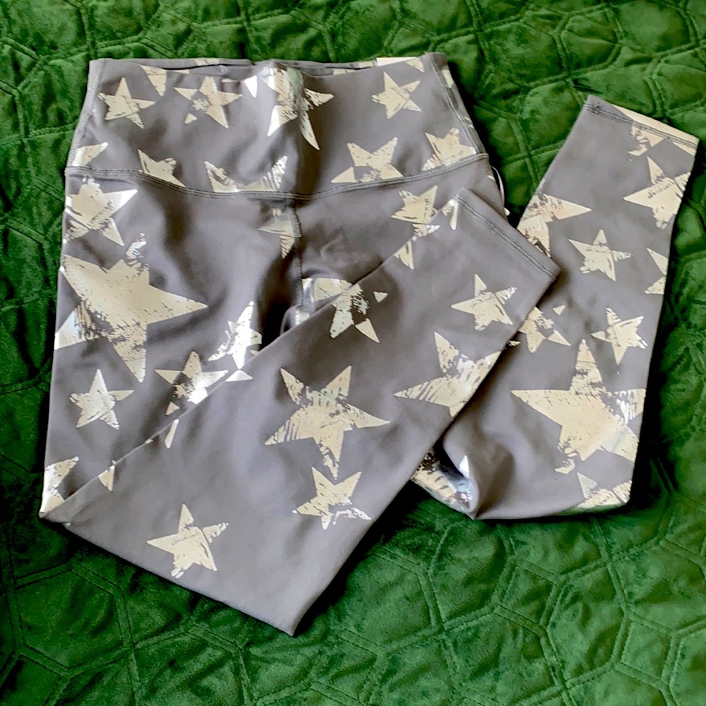 Aerie Sz M, gray w/ silver stars compression 7/8 legging NWT
